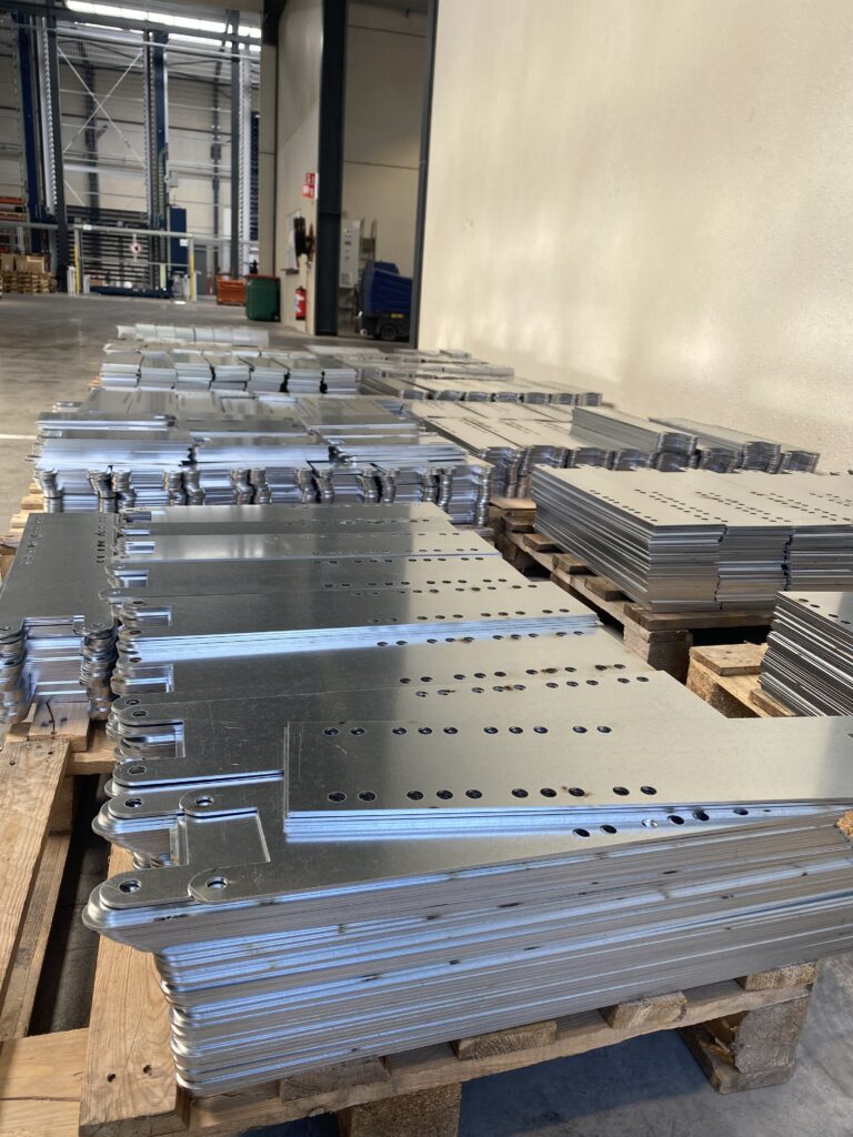 Grande série pièce découpée galva